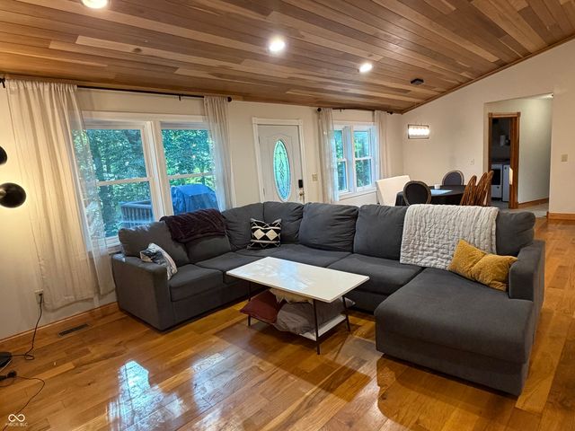 5820 E Robinson Road, Bloomington, IN 47408