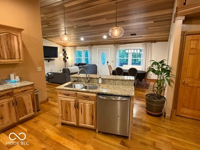 5820 E Robinson Road, Bloomington, IN 47408