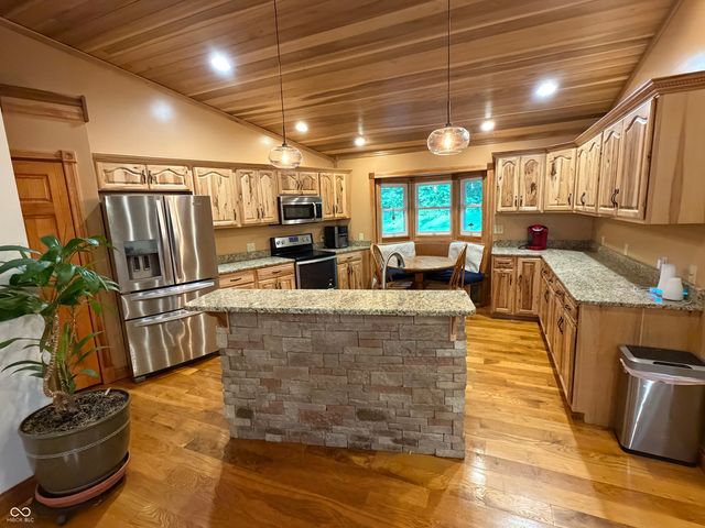 5820 E Robinson Road, Bloomington, IN 47408
