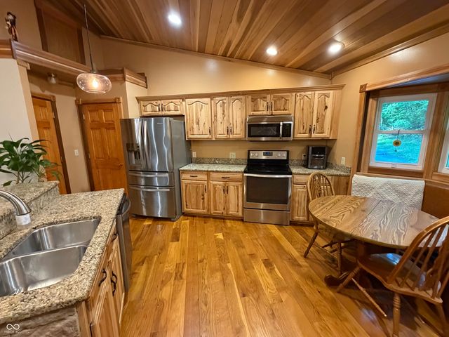 5820 E Robinson Road, Bloomington, IN 47408