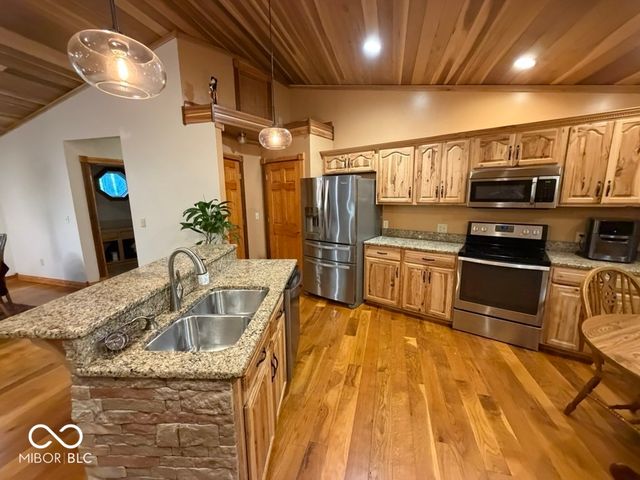 5820 E Robinson Road, Bloomington, IN 47408