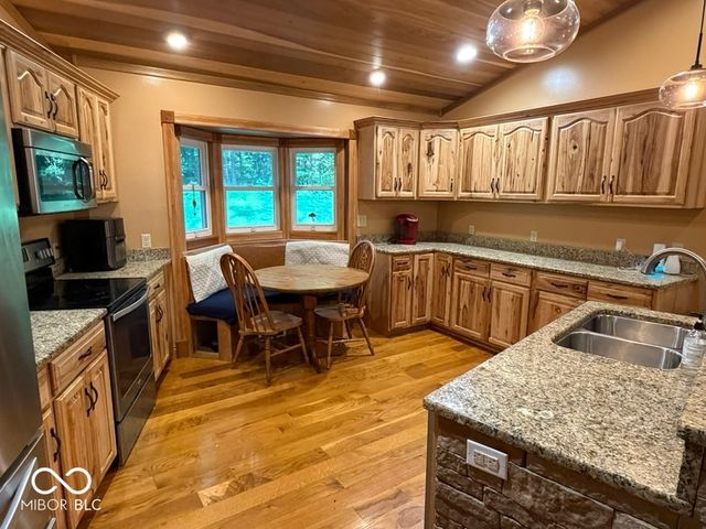5820 E Robinson Road, Bloomington, IN 47408