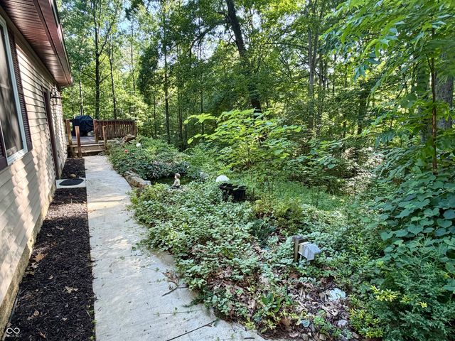 5820 E Robinson Road, Bloomington, IN 47408