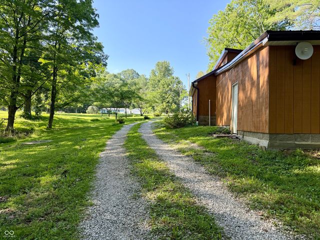 5820 E Robinson Road, Bloomington, IN 47408