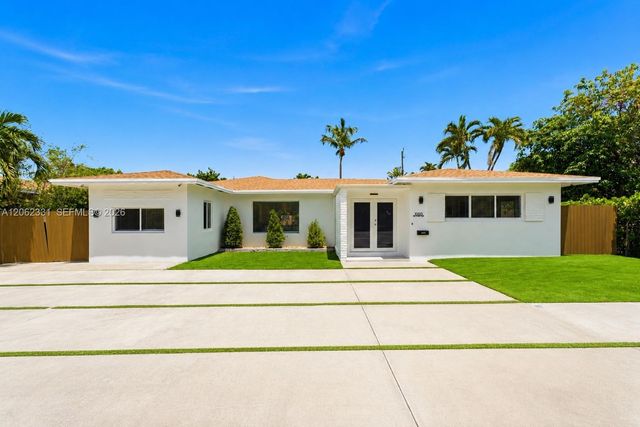 10801 Peachtree Dr, Miami, FL 33161