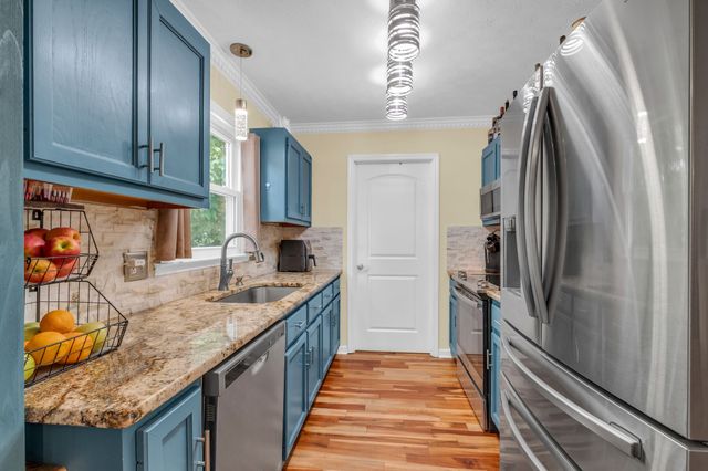2017 Shawnee Ln, Greenbrier, TN 37073