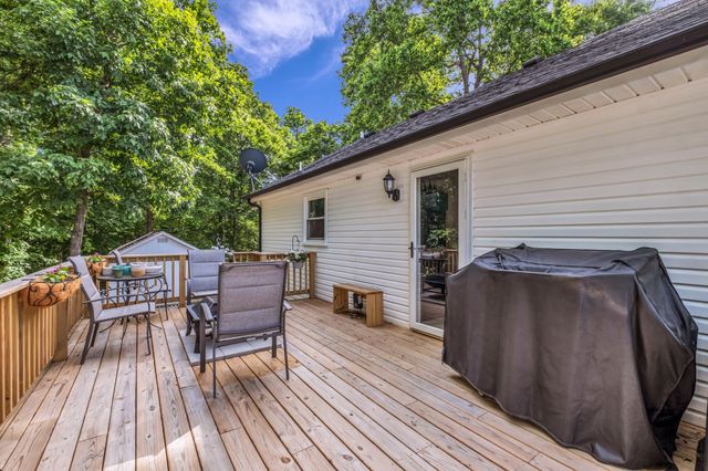 2017 Shawnee Ln, Greenbrier, TN 37073