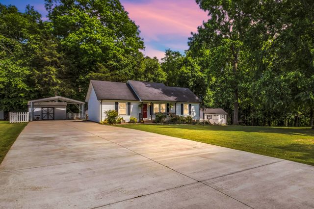2017 Shawnee Ln, Greenbrier, TN 37073