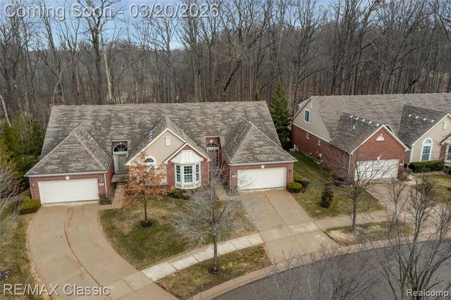40548 Lenox Park Drive, Novi, MI 48377