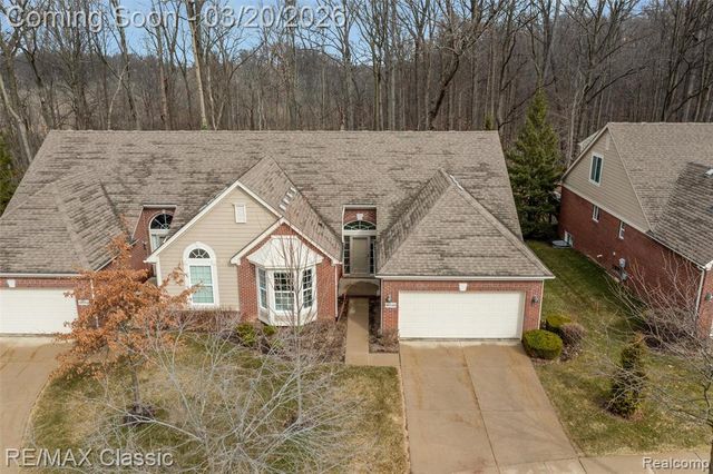 40548 Lenox Park Drive, Novi, MI 48377