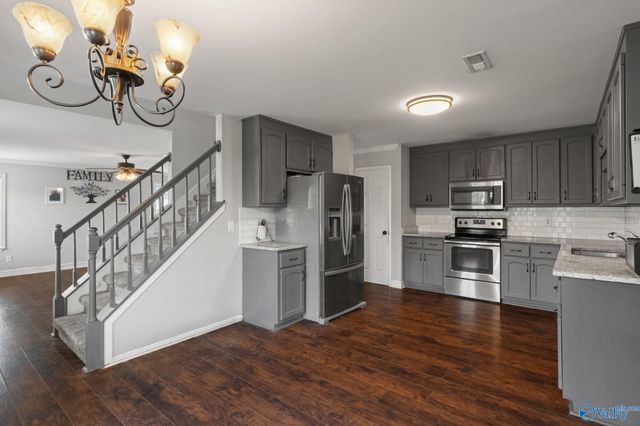 2410 Quail Ridge Lane SW, Huntsville, AL 35803