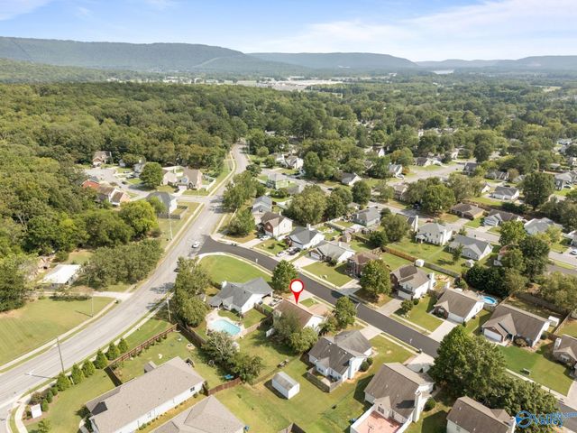 2410 Quail Ridge Lane SW, Huntsville, AL 35803