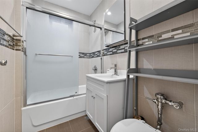 66-92 Selfridge Street 5C, Forest Hills, NY 11375