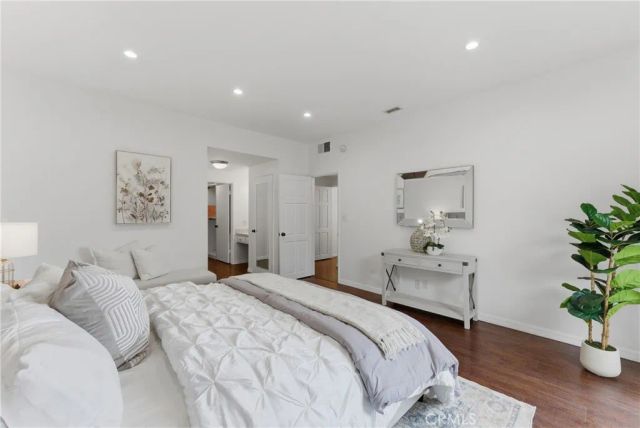 8180 Manitoba 330, Playa Del Rey, CA 90293