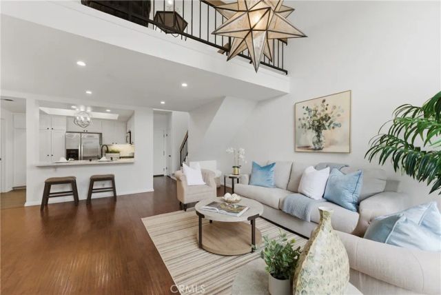 8180 Manitoba 330, Playa Del Rey, CA 90293
