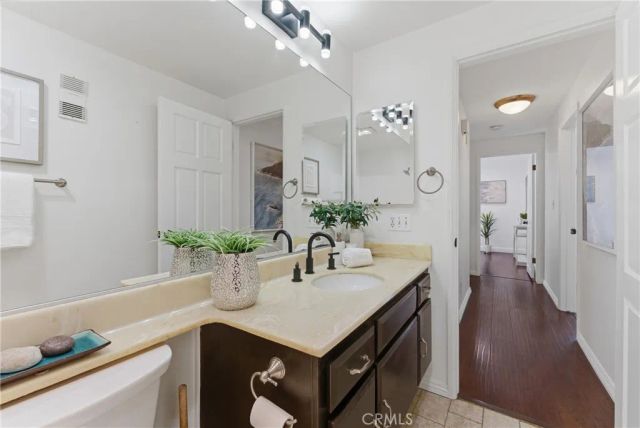 8180 Manitoba 330, Playa Del Rey, CA 90293