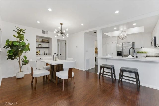 8180 Manitoba 330, Playa Del Rey, CA 90293
