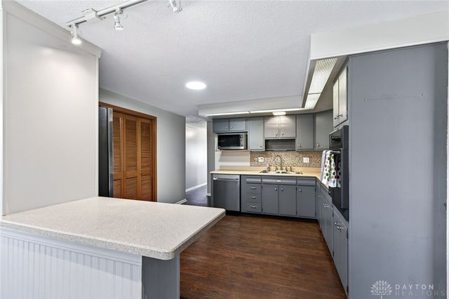 549 E Alkaline Springs Road, Vandalia, OH 45377