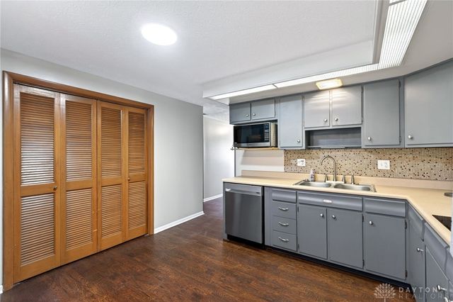 549 E Alkaline Springs Road, Vandalia, OH 45377