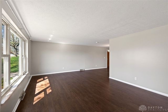 549 E Alkaline Springs Road, Vandalia, OH 45377