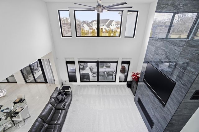 1125 Hunting Creek Drive, Perrysburg, OH 43551