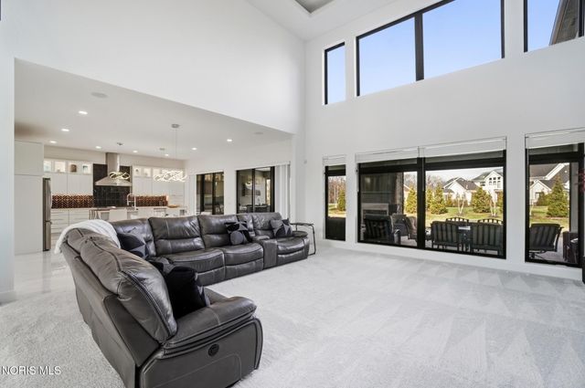 1125 Hunting Creek Drive, Perrysburg, OH 43551