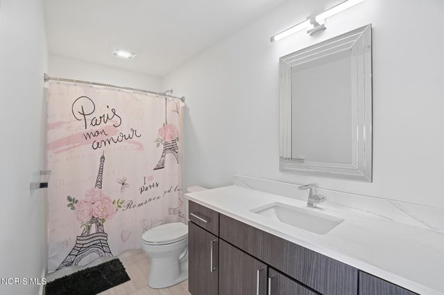 1125 Hunting Creek Drive, Perrysburg, OH 43551