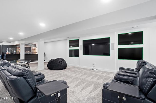 1125 Hunting Creek Drive, Perrysburg, OH 43551