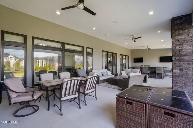 1125 Hunting Creek Drive, Perrysburg, OH 43551