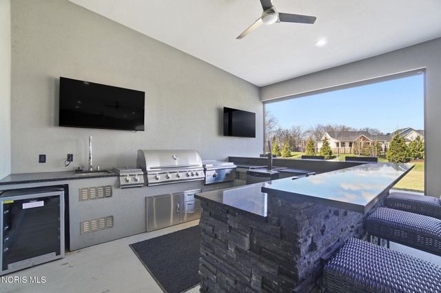1125 Hunting Creek Drive, Perrysburg, OH 43551