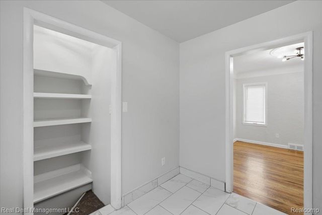 15162 Faust Avenue, Detroit, MI 48223