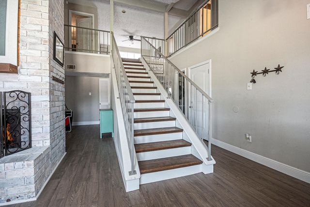 101 Civil Drive, League City, TX 77573