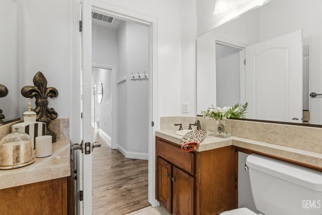 11721 New Hampshire Avenue, Bakersfield, CA 93312