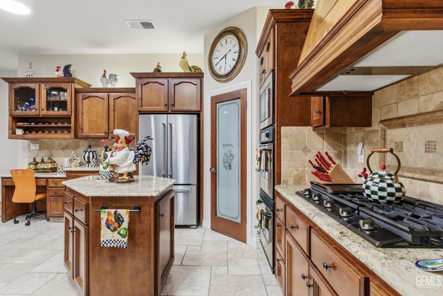 11721 New Hampshire Avenue, Bakersfield, CA 93312