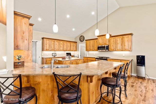 7833 E BURLEY CT, Hayden, ID 83835