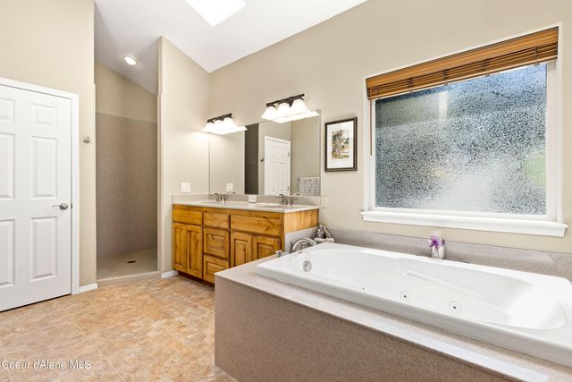 7833 E BURLEY CT, Hayden, ID 83835