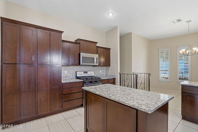 3000 PARK CREEK Place, El Paso, TX 79938