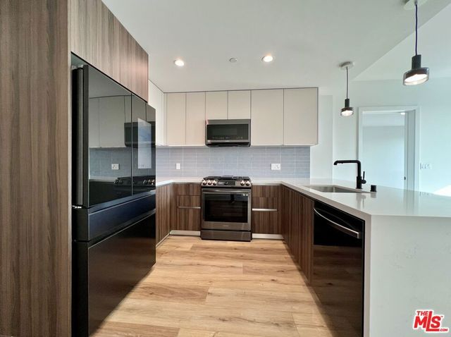 5801 Camerford Avenue PH2, Los Angeles, CA 90038