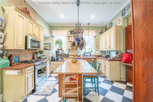 804 Bridge Road, Charleston, WV 25314