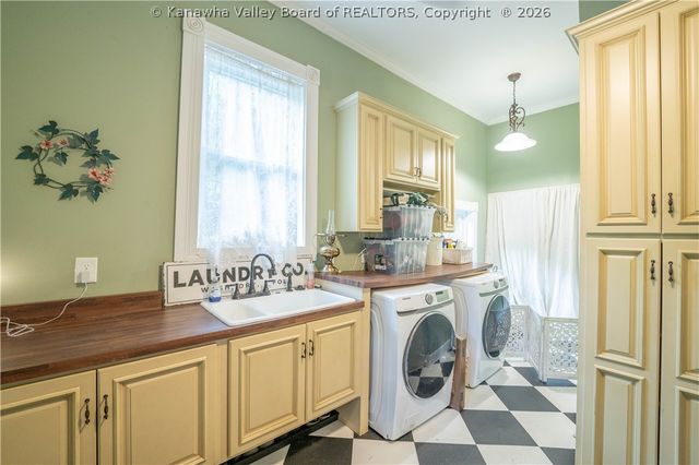 804 Bridge Road, Charleston, WV 25314