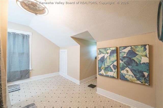 804 Bridge Road, Charleston, WV 25314