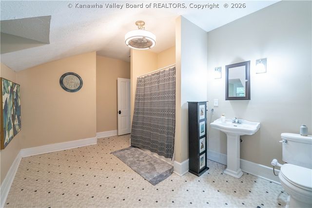 804 Bridge Road, Charleston, WV 25314