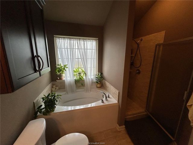 2824 Silver Oak Drive, College Station, TX 77845