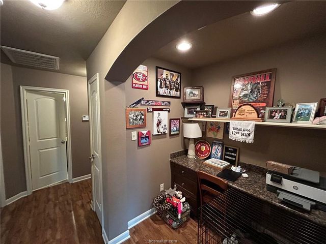 2824 Silver Oak Drive, College Station, TX 77845