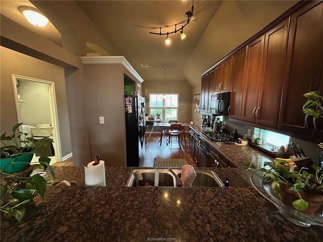 2824 Silver Oak Drive, College Station, TX 77845