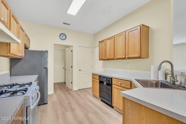 146 Greenlawns Drive, Lakewood, NJ 08701