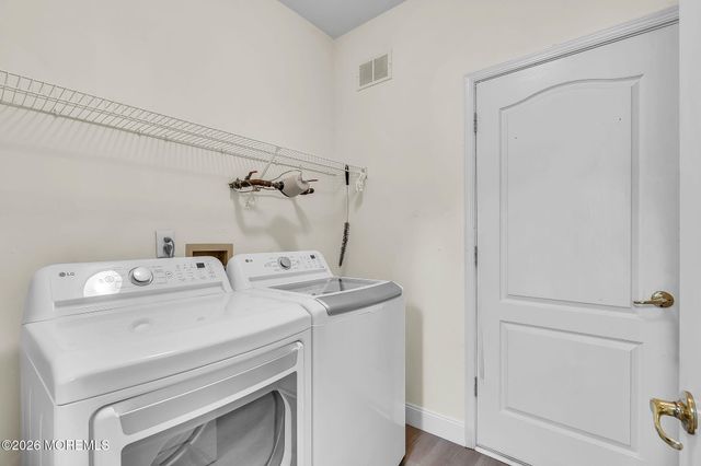 146 Greenlawns Drive, Lakewood, NJ 08701