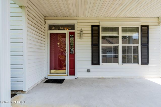 146 Greenlawns Drive, Lakewood, NJ 08701