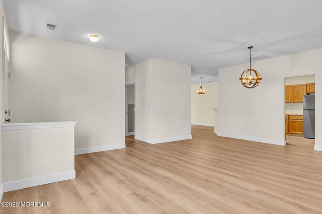 146 Greenlawns Drive, Lakewood, NJ 08701