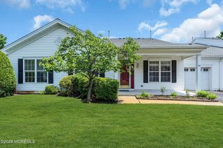 146 Greenlawns Drive, Lakewood, NJ 08701